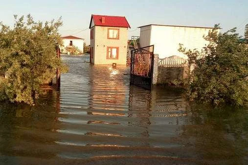 Курорти на Запоріжжі залишились без пляжів (фото)