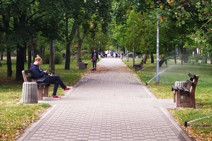 На Русанівській набережній побудували сучасну зрошувальну систему (фото)