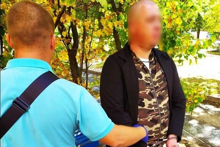 У Білій Церкві чоловік влаштував стрілянину біля магазину