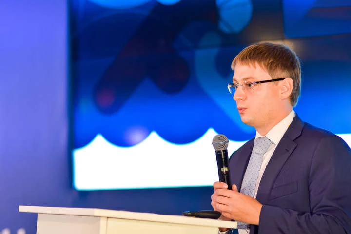 Неефективна вакцинація може уповільнити відновлення економіки, – засновник ICU Костянтин Стеценко