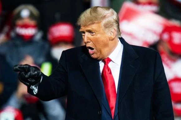 Трамп збирається оскаржити результати голосування у всіх штатах, де він програє