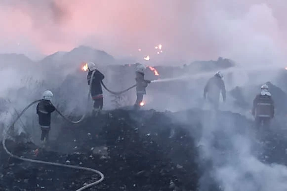 На Полтавщині горить сміттєзвалище