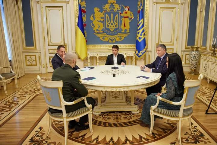 Зеленський зустрівся з нацгвардійцем Марківим