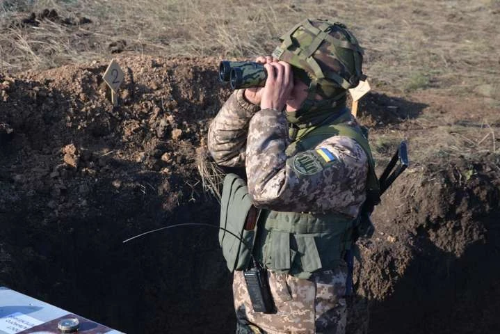 Доба на Донбасі: одний військовий поранений