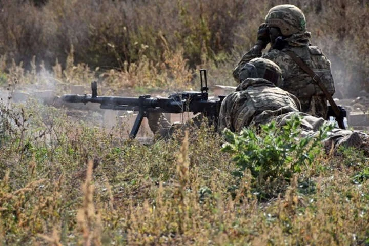 Окупанти обстріляли українські позиції поблизу Пісків та Авдіївки