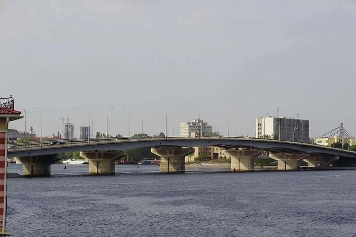 На Дніпрі в Києві на два тижні закриють навігацію: де і чому