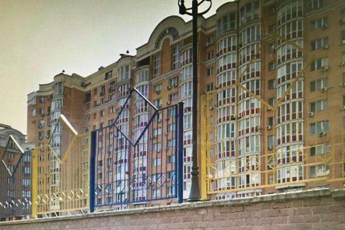 У причетності до банди «чорних ріелторів» підозрюються колишній суддя та адвокат