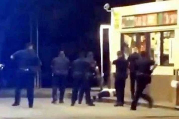 Поліція в Луїзіані застрелила чорношкірого чоловіка при затриманні