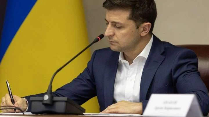 Зеленський присвоїв нові ранги 10 дипломатам