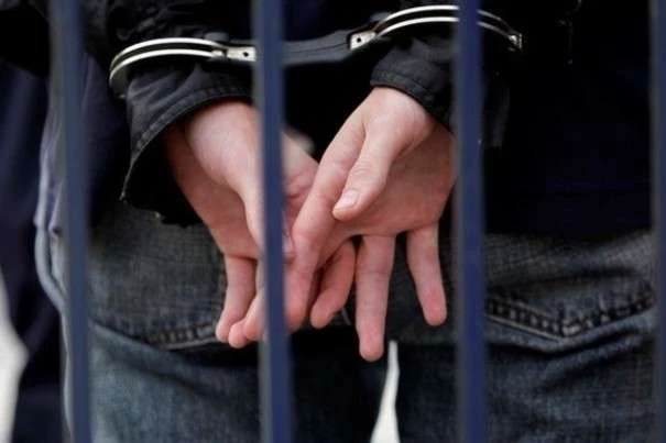 На столичній Троєщині молодик проломив сусіду голову через борг