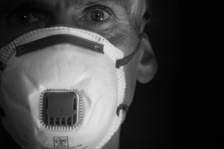 Людина миє руки і не може зупинитись. Психіатр розповіла про розлади, спровоковані пандемією