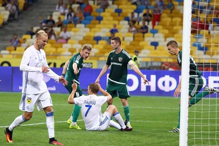 На футбольні матчі в Києві почнуть пускати вболівальників