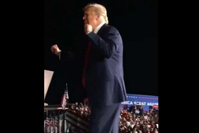 Трамп станцював перед виборцями