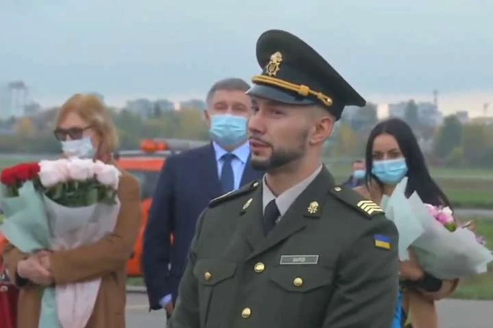 Як Україна зустрічає нацгвардійця Марківа: онлайн-трансляція