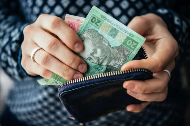 Українцям з вересня перерахують зарплати: скільки ФОП повинен платити податків за працівників