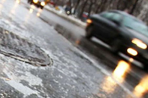 У Києві оголошено перший рівень небезпеки: на дорогах ожеледиця