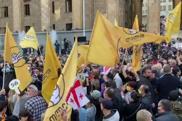 У Тбілісі почалися протести через результати парламентських виборів