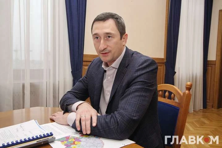 Залишаюсь в онлайні. Міністр розвитку громад та територій Чернишов захворів на коронавірус