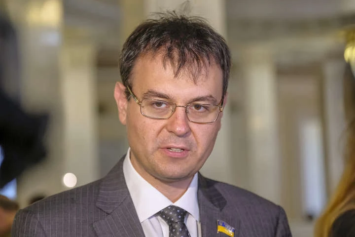 Гетманцев зареєстрував постанову про своє звільнення