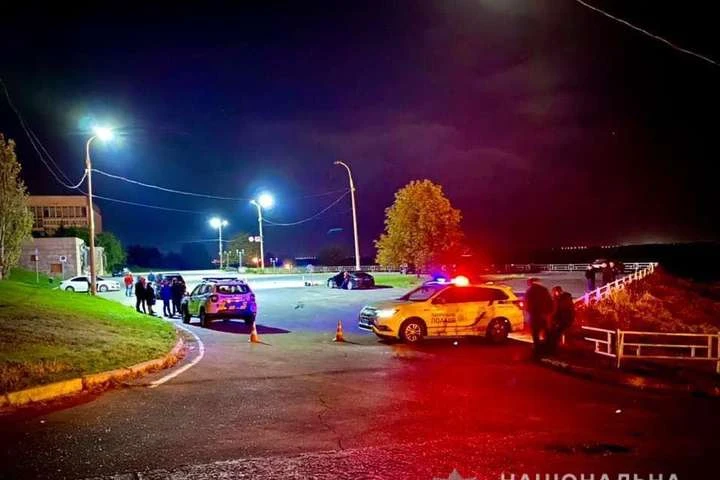 У Херсоні на набережній сталася стрілянина: є поранений