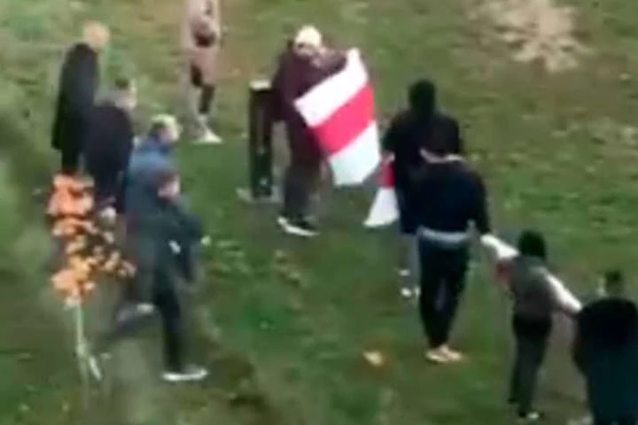 У Мінську поліція брутально затримала протестувальників (відео)