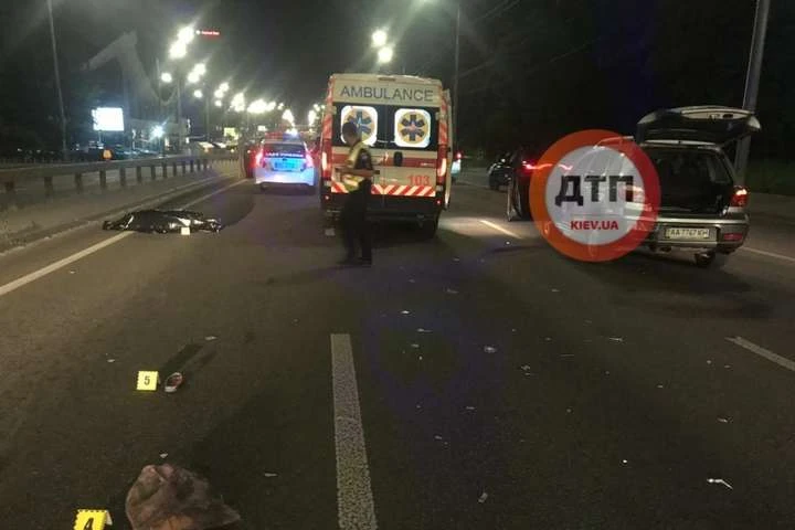 Смертельна ДТП у Києві: жінка перебігала вісім смуг руху (фото, відео)