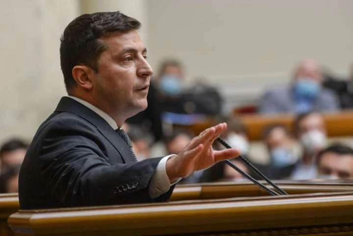 Зеленський приписує собі чужі досягнення, але мовчить про власні провали