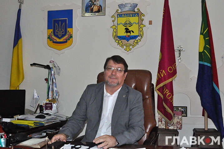 Мер міста з червоної зони: Підприємства самі тестують працівників. Кожен десятий – з Covid-19