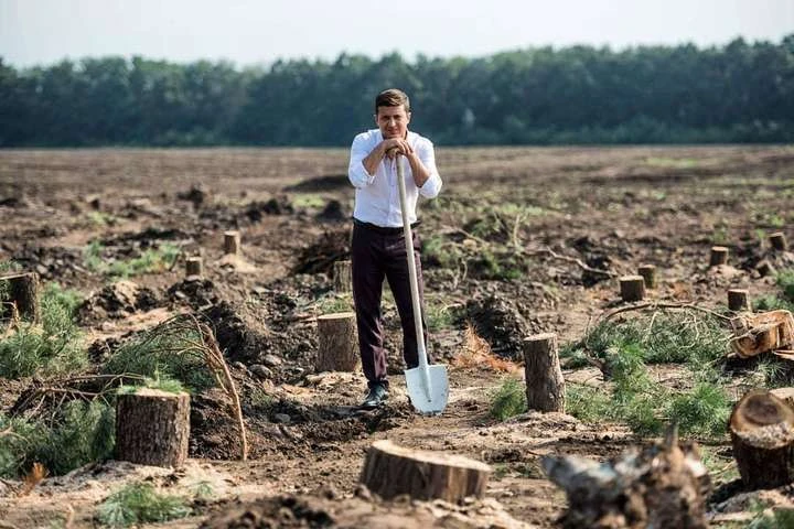Зеленський переконує, що українська земля «не поїде на поїздах до інших країн»