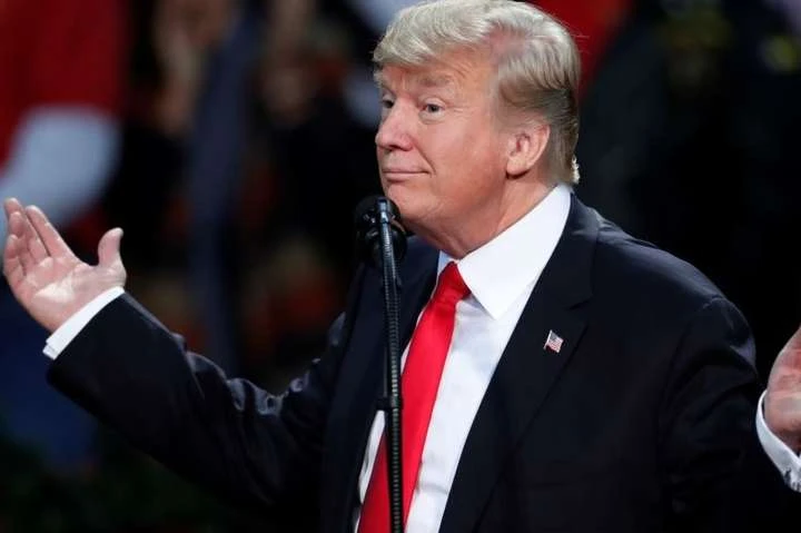 «Кандидат на державну посаду». Facebook змінив статус Трампа