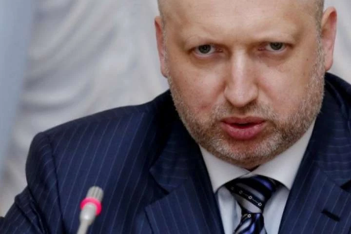 Турчинов: Якщо Фокін і Кравчук не будуть негайно відкликані з ТКГ, – це означатиме, що вони озвучують узгоджені з владою тези