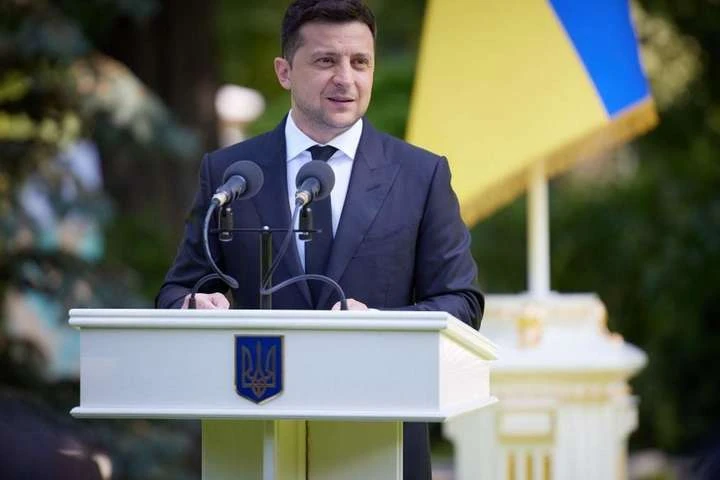 Зеленський привітав держслужбовців з професійним святом