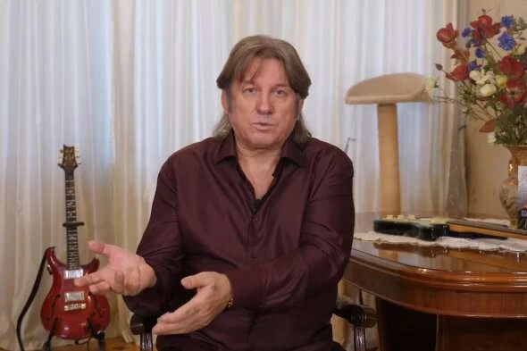Скандальний російський співак звинуватив кримчан у бажанні здерти з туристів три шкури