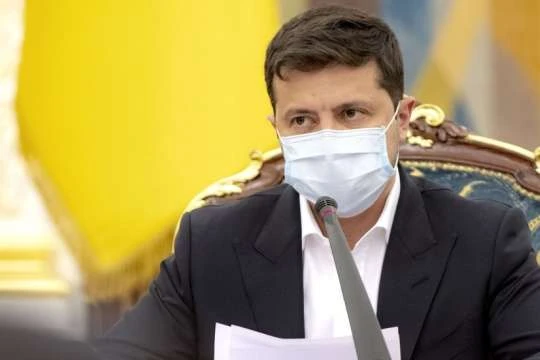 «Двопалатна підтримка»: Зеленський знову осоромився