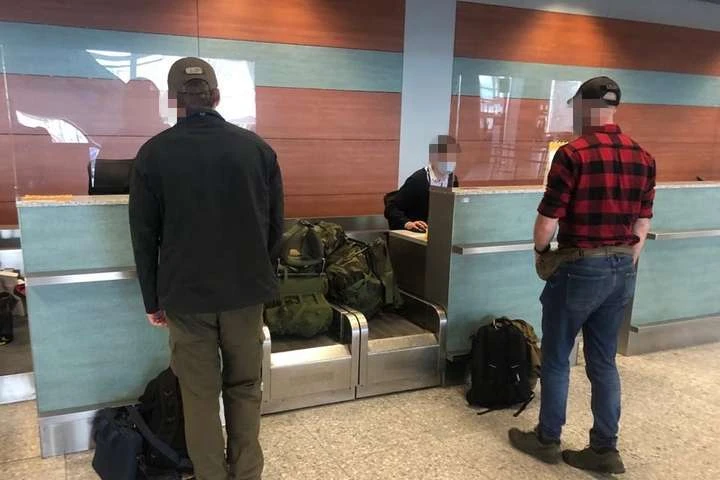 СБУ вигнала з України двох іноземців, які вербували українців до лав екстремістів