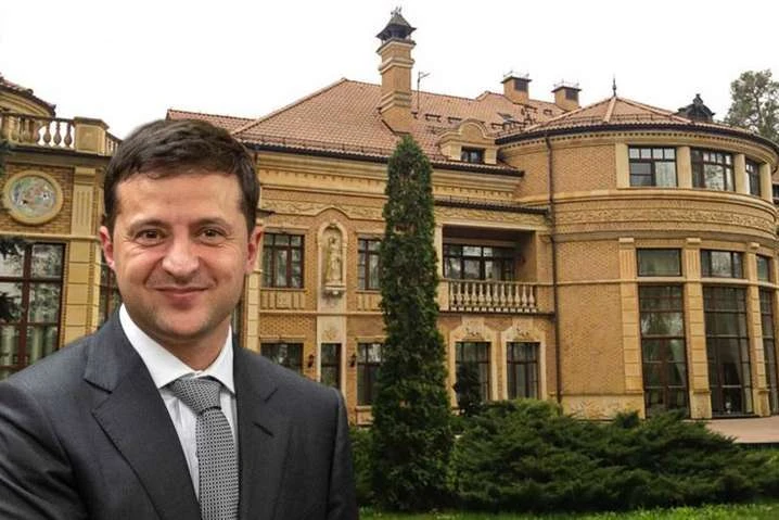 ЗМІ розповіли, хто живе по сусідству із Зеленським
