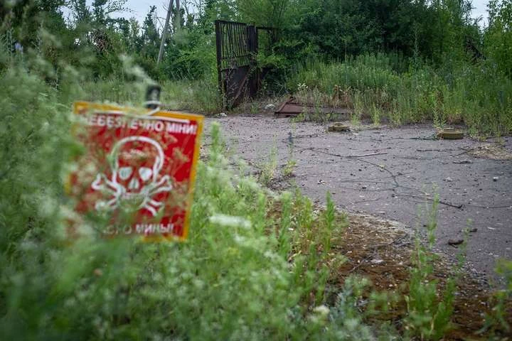 На Луганщині підірвалися жінка з дитиною