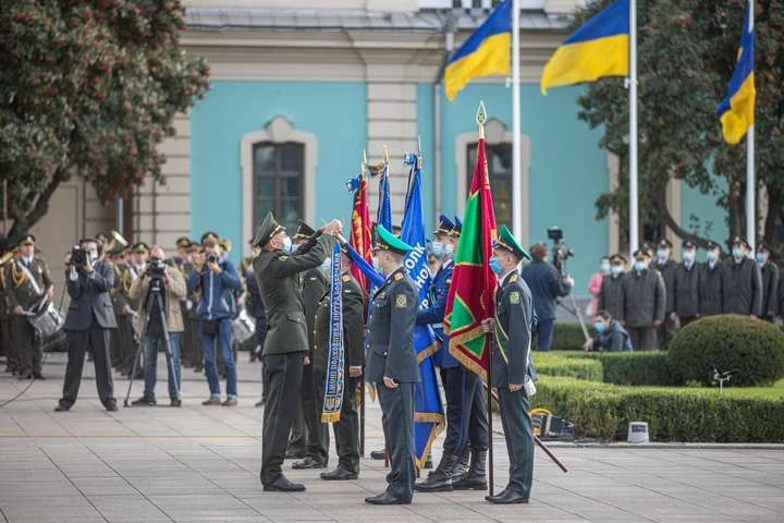 День захисника: п'ять військових підрозділів отримали почесні найменування