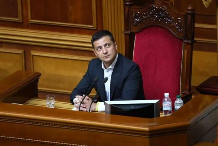 П‘ятьма запитаннями технологи Зеленського все далі заганяють його в глухий кут