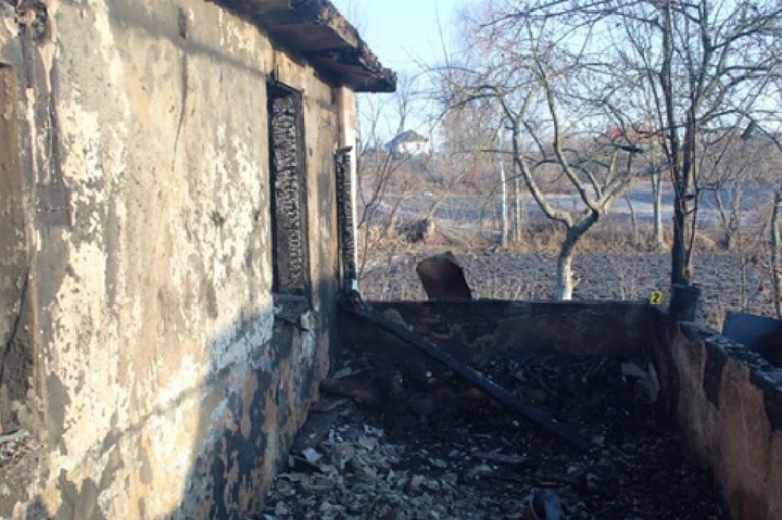 Чоловік підпалив будинок ексдружини, у якому перебувала дитина