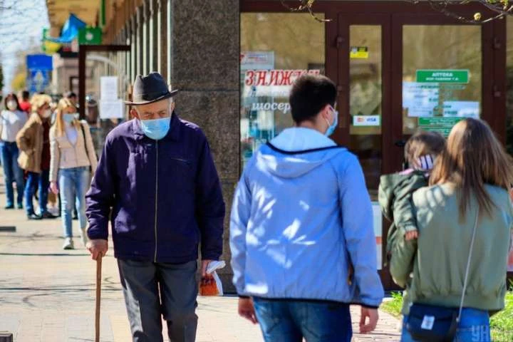 Київ перейшов до «жовтої» епідемічної зони: що це означає