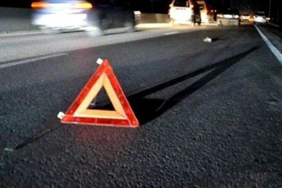 Смертельне ДТП під Києвом: заступник виборчої комісії на автівці врізався в ЗІЛ