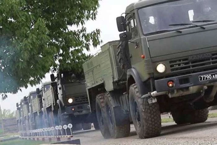 У центр Мінська почали стягувати військову техніку і силовиків