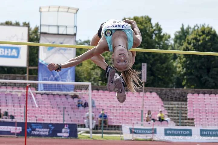 Чемпіонат України з легкої атлетики: злива особистих рекордів і подружні перемоги