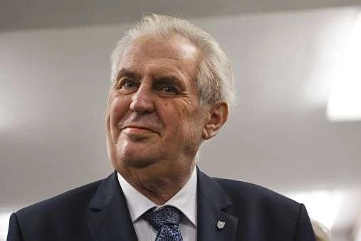 Спіткнувся, впав... Стала відома причина шпиталізації президента Чехії
