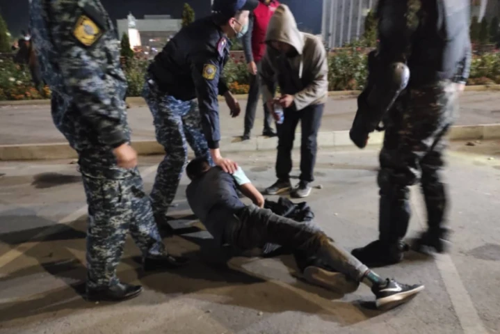 У Киргизстані силовики розігнали акцію протесту, є постраждалі