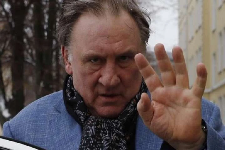 У Парижі поліція конфіскувала скутер у Депардьє за водіння в нетверезому вигляді