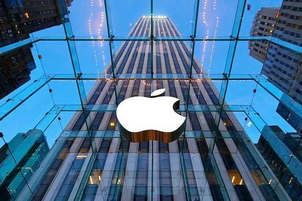 Apple планує навчити Siri говорити та відповідати українською