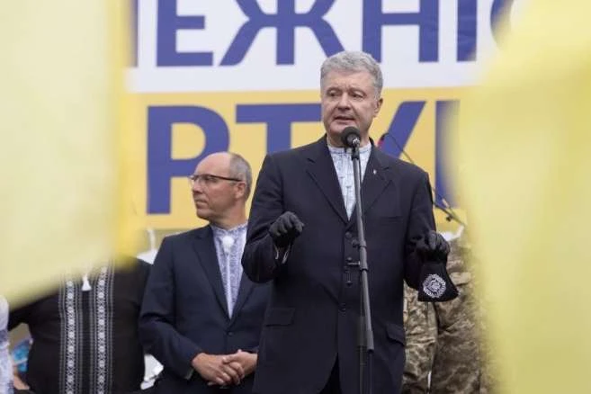 Ми змусимо владу продовжити європейський шлях України – Порошенко