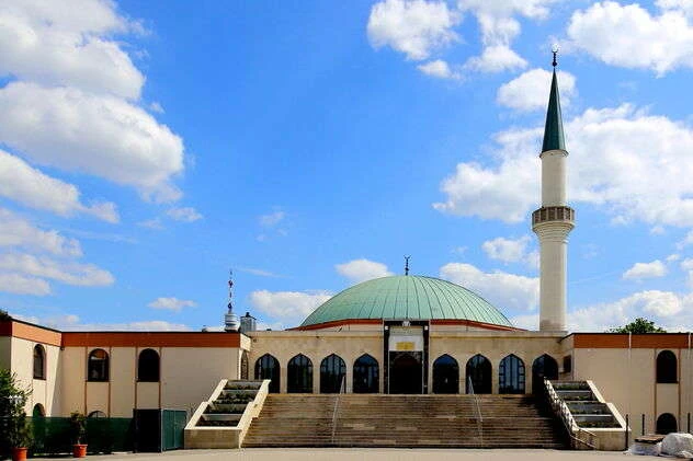 В Австрії закрили дві мечеті, в які ходив нападник на синагогу у Відні